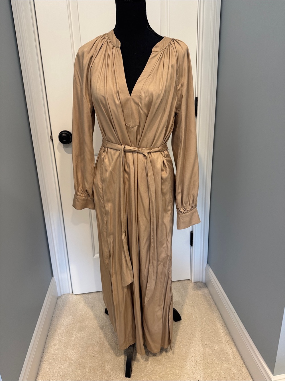 H&M fall V-Neck Long Sleeve Maxi Dress in Camel- size xs